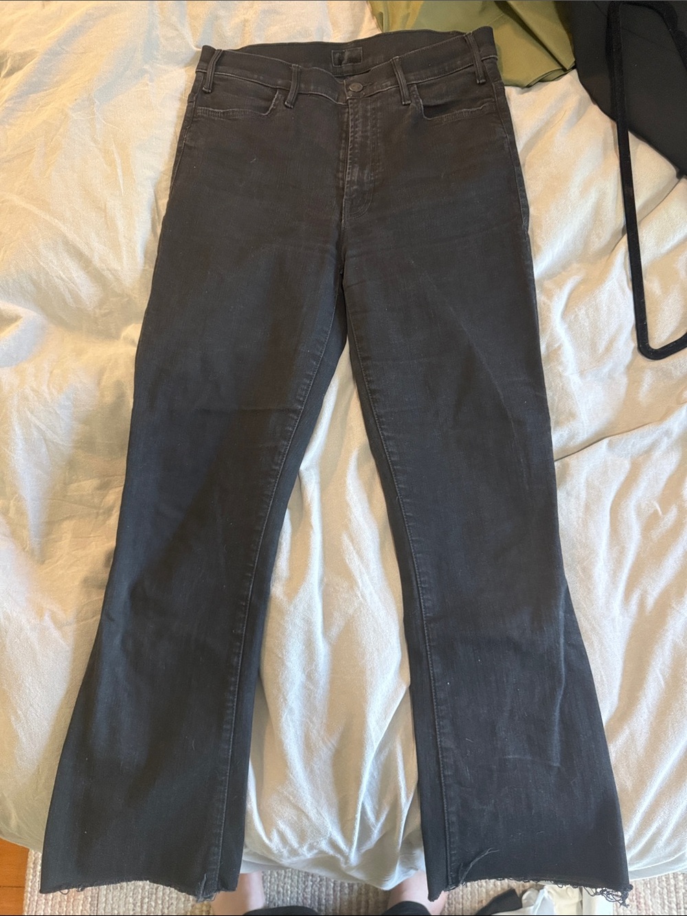 MOTHER Hustler Ankle Fray in Not Guilty - Black Women's Jeans - Picture 3 of 4